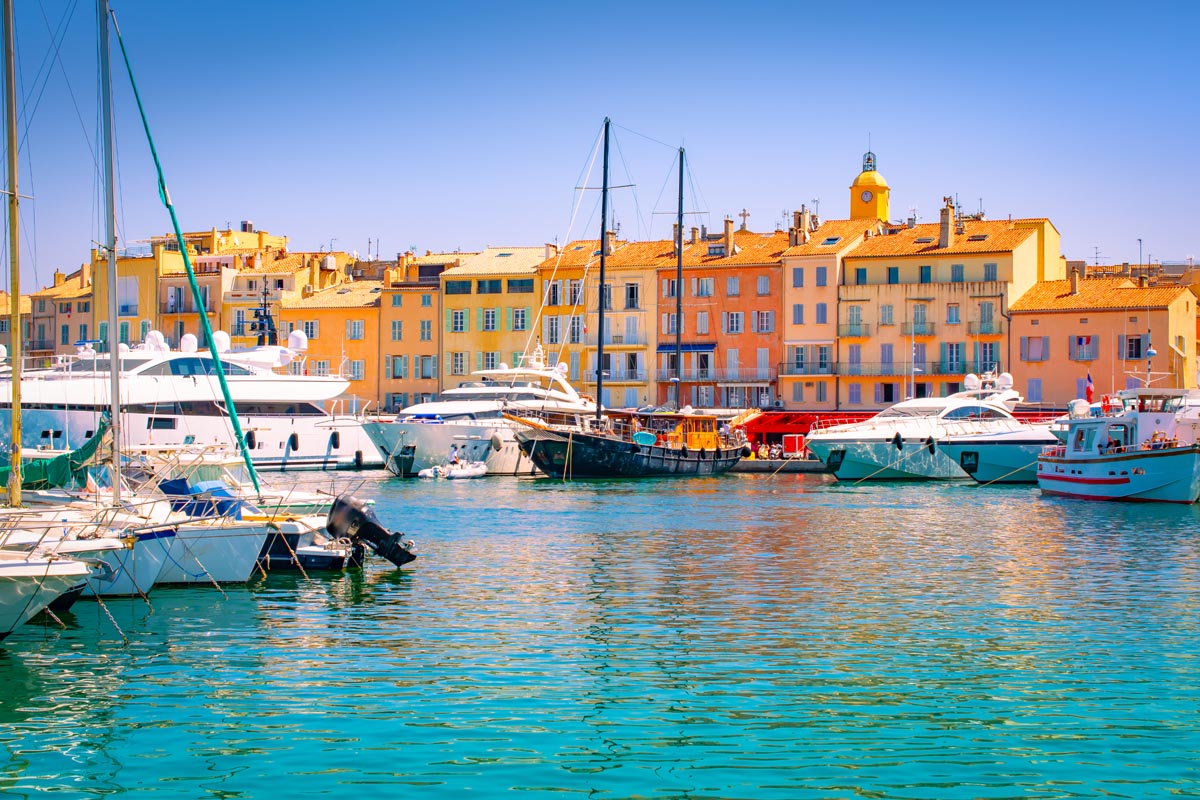 Provence 04 saint-tropez-south-of-france-luxury-yachts-in-marina - The port of Saint Tropez 