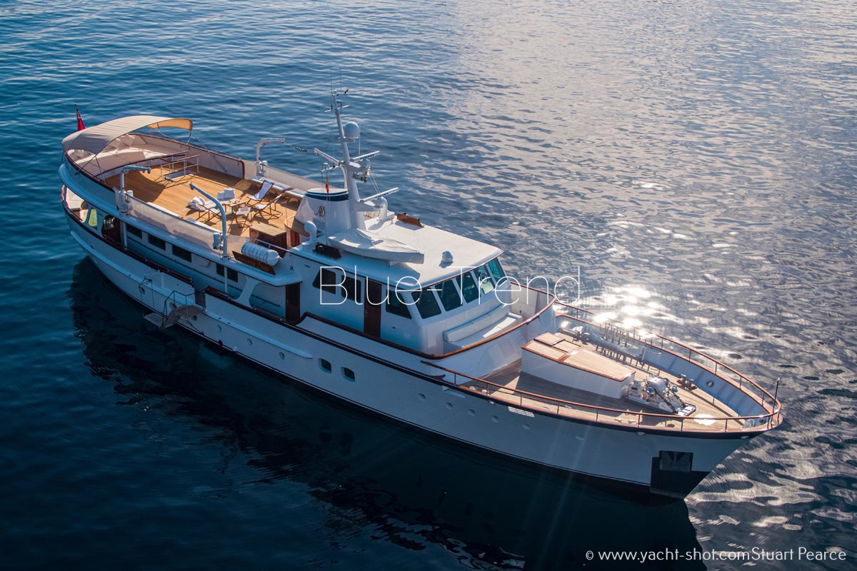 32m Feadship Heavenly Daze for charter