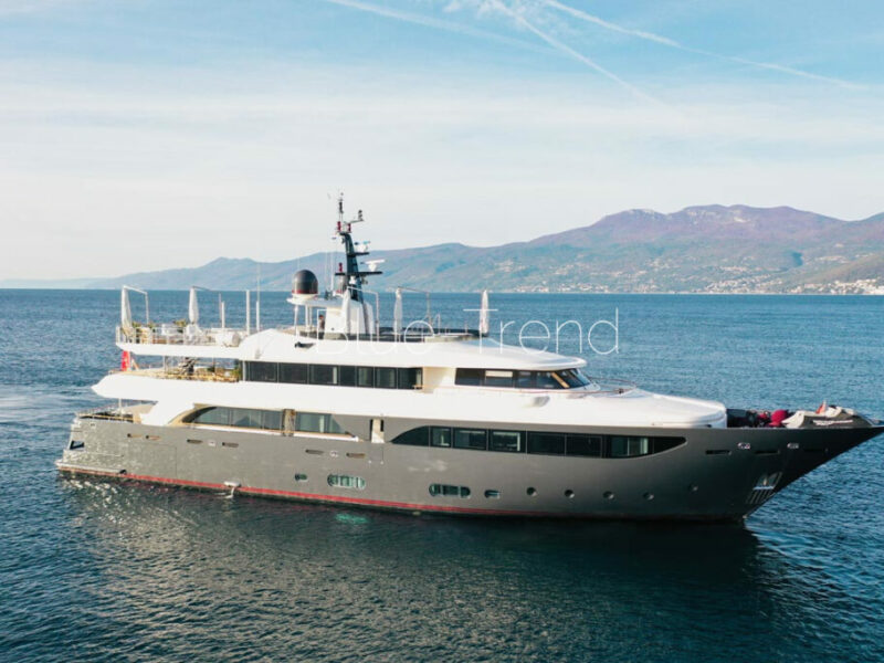 Award winning CRN Navetta 43 Lady Trudy for charter