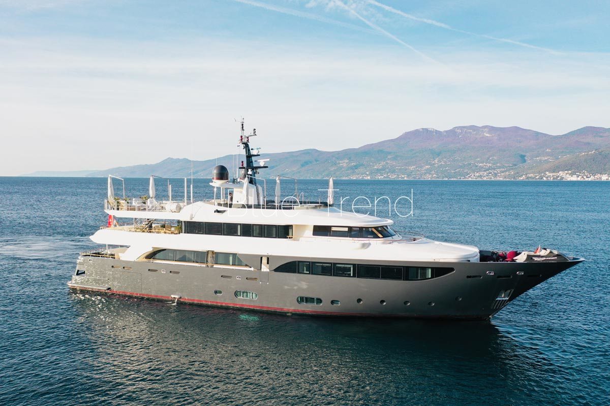 Award winning CRN Navetta 43 Lady Trudy for charter