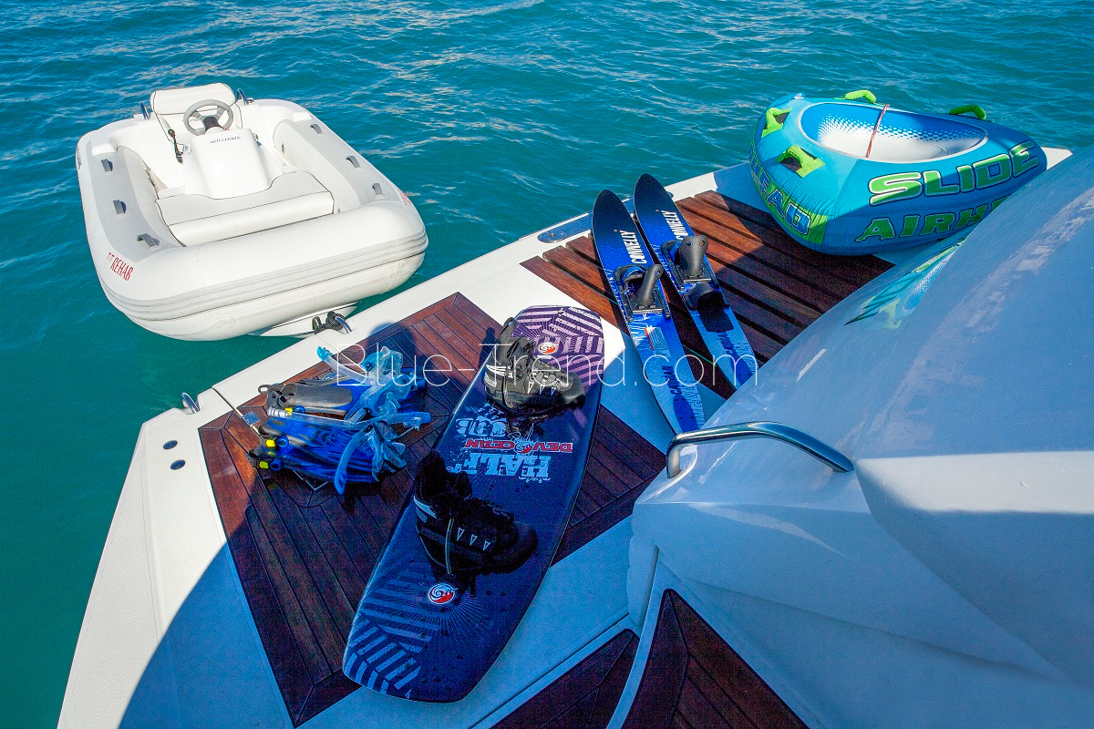 05 . Rehab sunbathing platform and toys