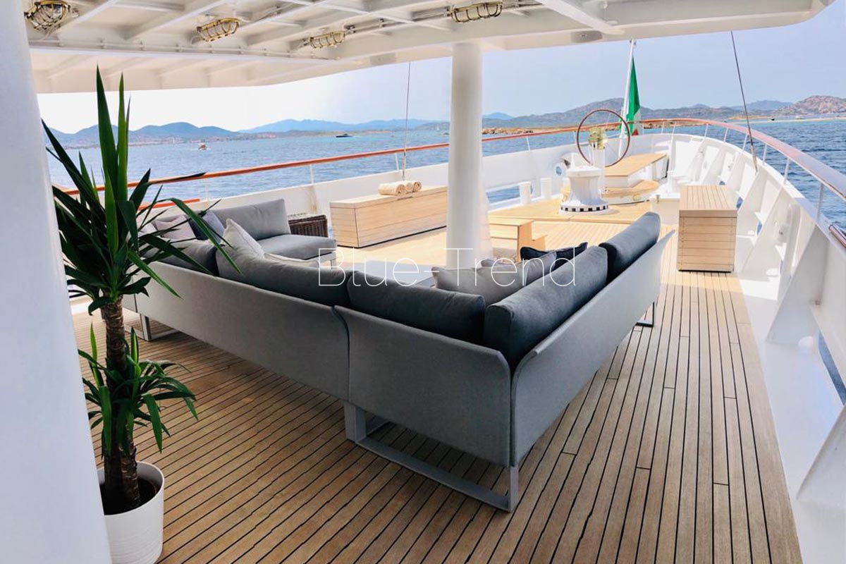 04 DIONEA main aft deck