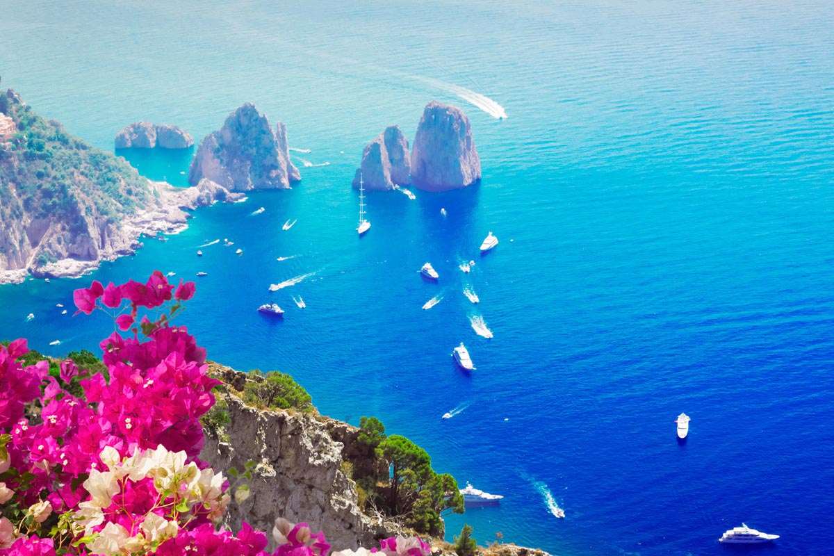 Capri's dramatic Faraglioni cliffs - Capri's dramatic Faraglioni cliffs 