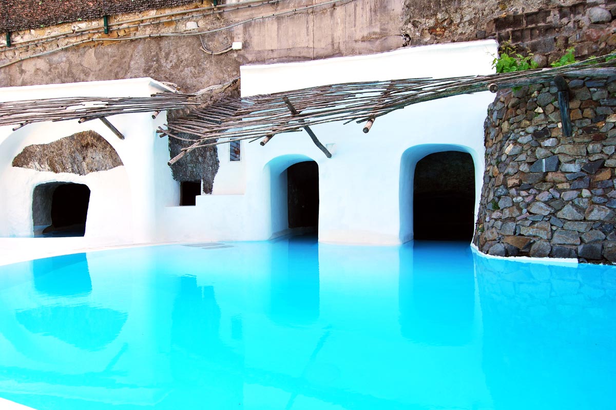 PONTINE ISL 03 PONZA -thermal-waterpool-built-in-an-ancient-roman-cave - Ponza Thermal waterpool built in an ancient Roman cave 